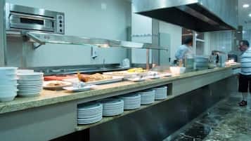 Se sirven desayunos, comidas y cenas