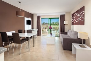 In-room safe, free cots/infant beds, rollaway beds, WiFi - Playaolid Suites and Apartments (Adeje)