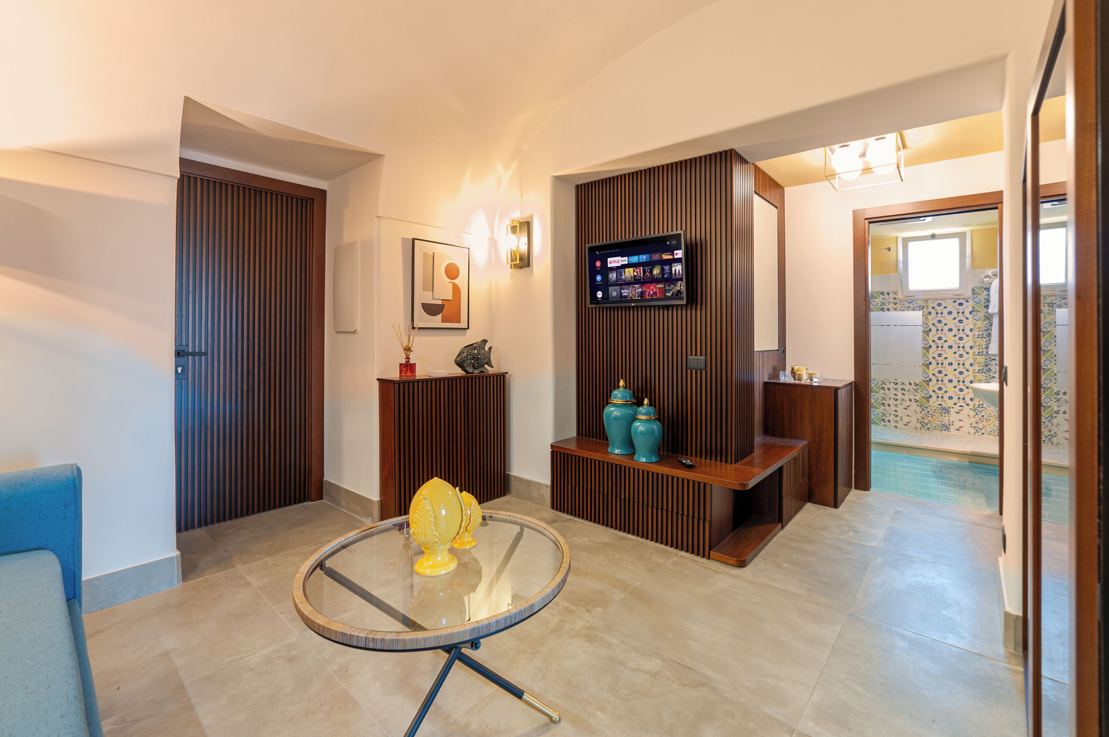 suite | 1 bedroom, in-room safe, desk, free wifi