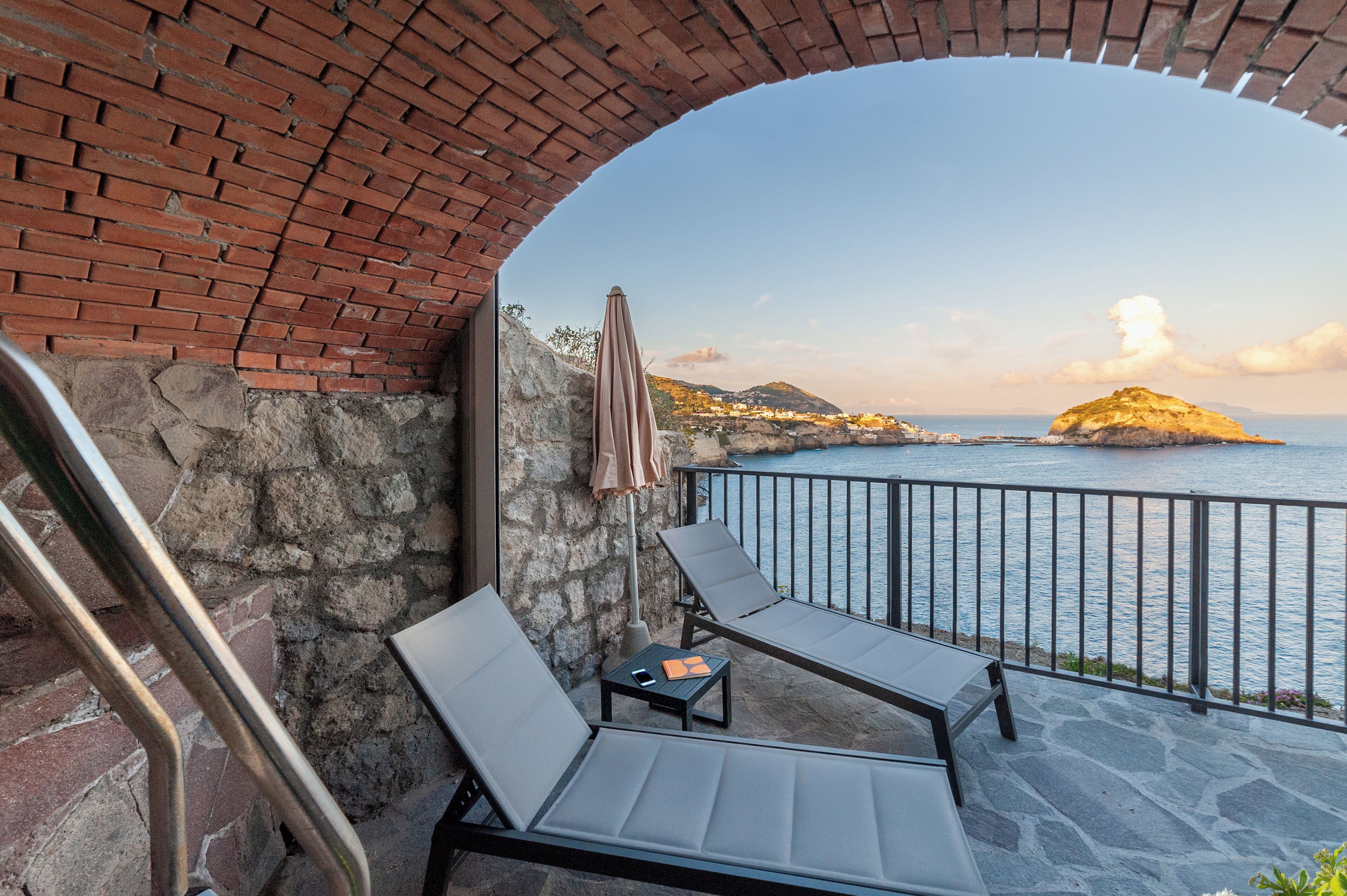 suite | terrace/patio