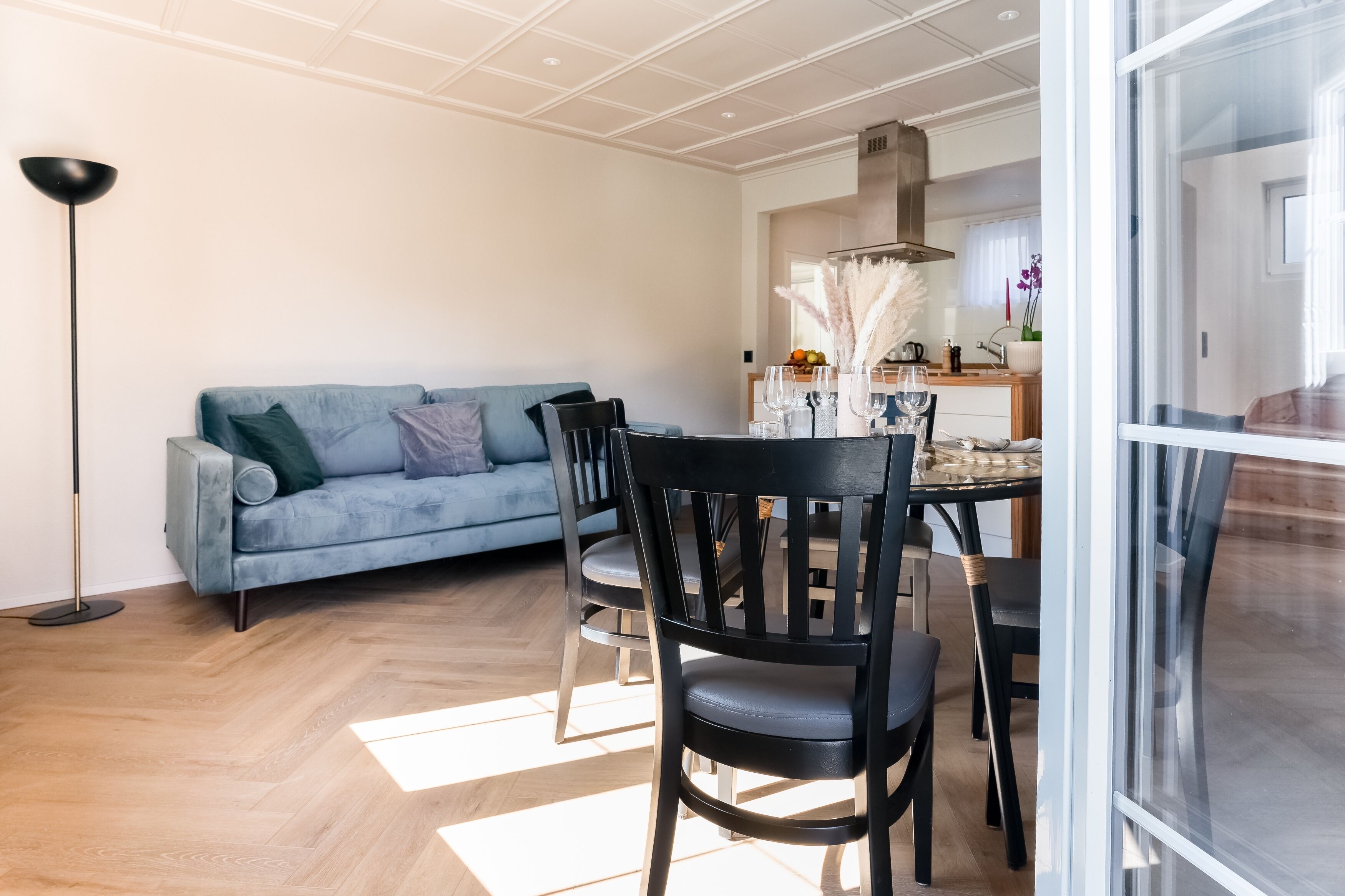 Central Serviced Apartment 2 (Engelbergerstrasse 53, Engelberg, 6390 CH, 700m away from hotel) | Frigobar, cofres nos quartos, escrivaninha