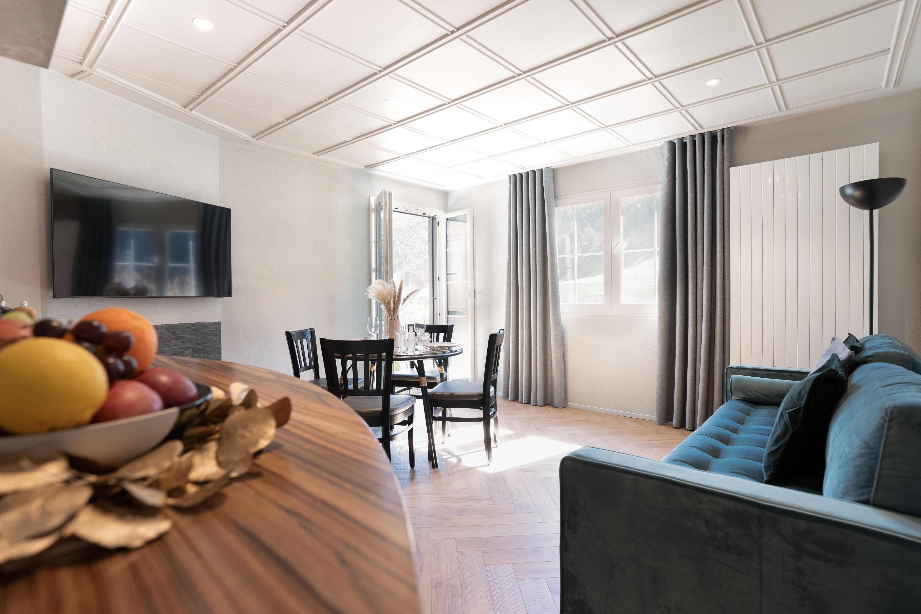 Central Serviced Apartment 2 (Engelbergerstrasse 53, Engelberg, 6390 CH, 700m away from hotel) | Minibar, una cassaforte in camera, una scrivania, postazione laptop