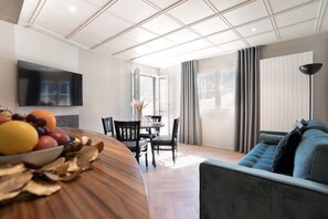 Central Serviced Apartment 2 (Engelbergerstrasse 53, Engelberg, 6390 CH, 700m away from hotel)