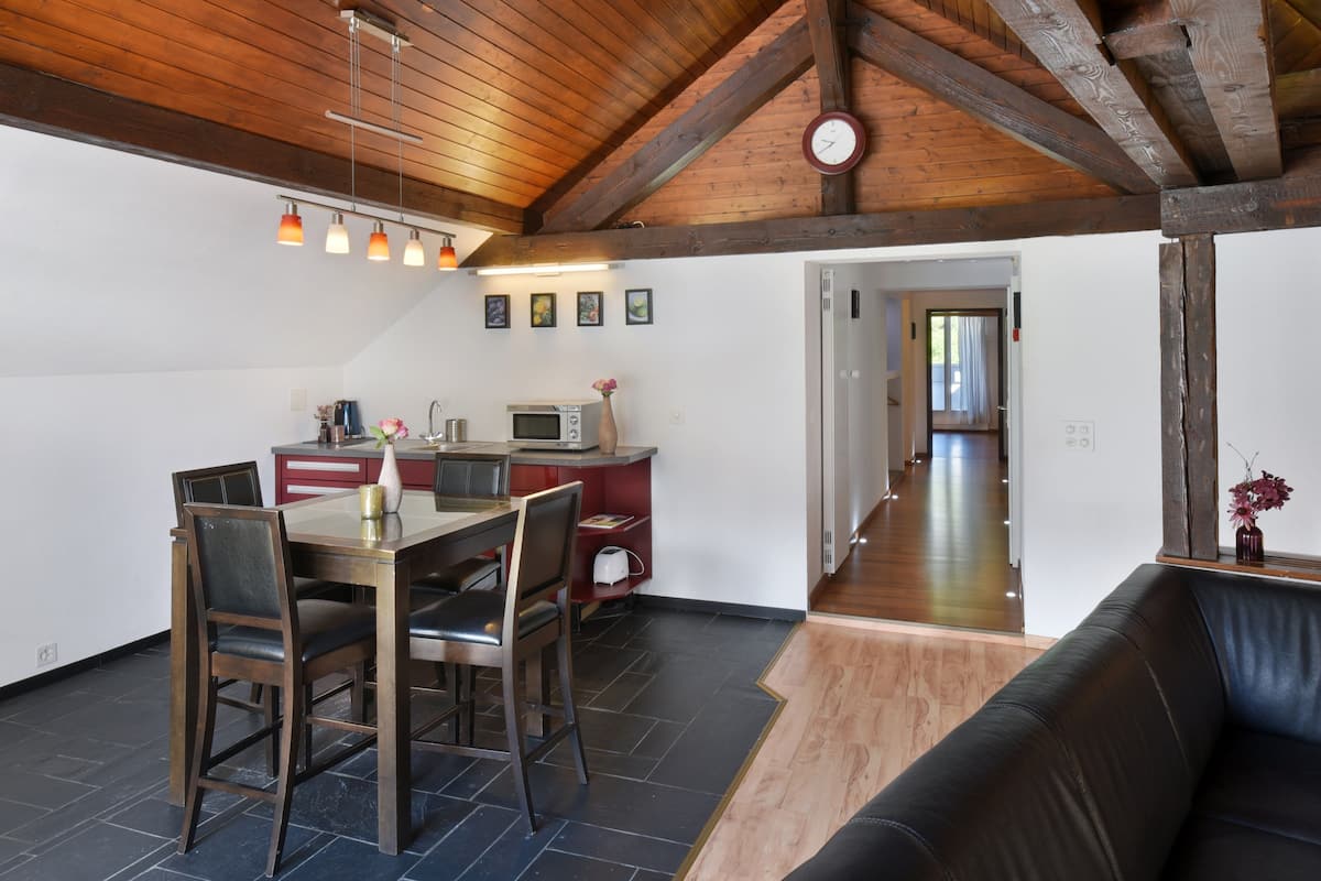Deluxe Penthouse Suite mit Panoramablick | Minibar, in-room safe, desk, laptop workspace