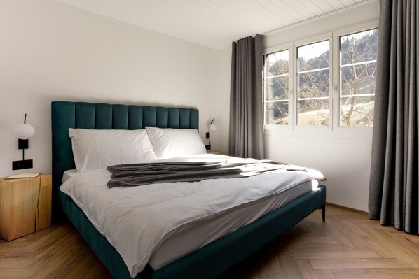 Central Serviced Apartment 2 (Engelbergerstrasse 53, Engelberg, 6390 CH, 700m away from hotel)