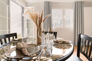 Central Serviced Apartment 2 (Engelbergerstrasse 53, Engelberg, 6390 CH, 700m away from hotel)