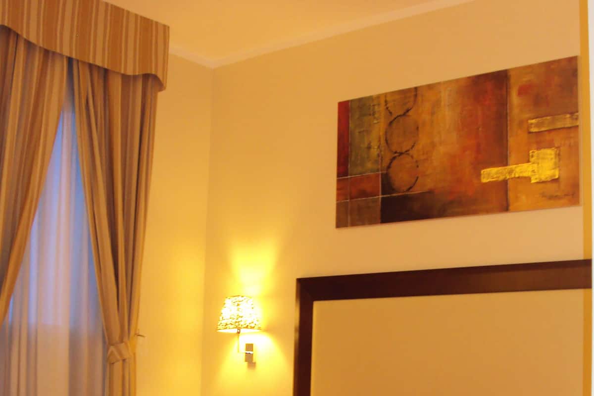 1 bedroom, memory-foam beds, minibar, in-room safe