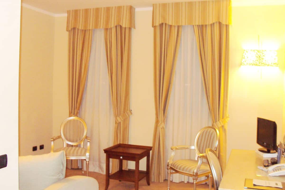 junior suite | living room | 32-inch lcd tv with digital channels, tv