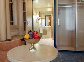 Minibar, in-room safe, desk, laptop workspace
