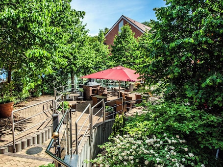 Exterior. Hotel von Euch