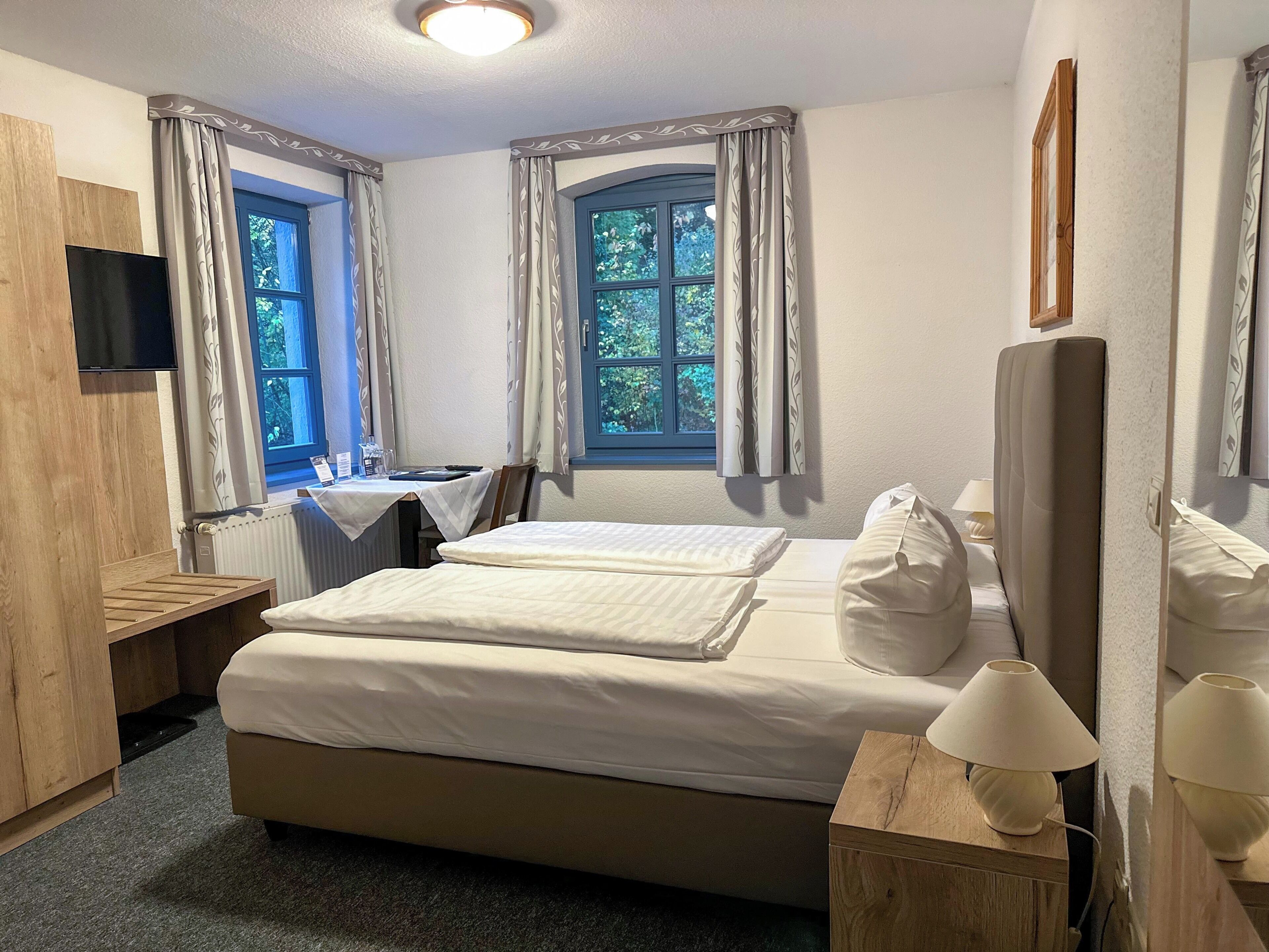 Hypo-allergenic bedding, in-room safe, individually decorated