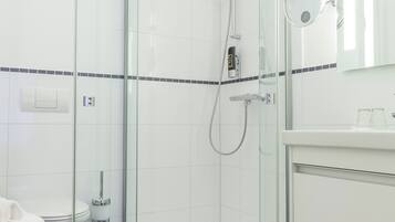 Comfort Room, 1 Bedroom | Bathroom