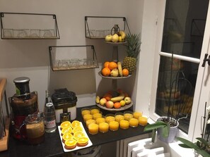 Daily buffet breakfast for a fee - Hotel***Aunette Cottage Senlis (Chamant)