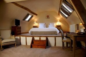 Habitació superior | Roba de llit d'alta qualitat, minibar i decoració individual