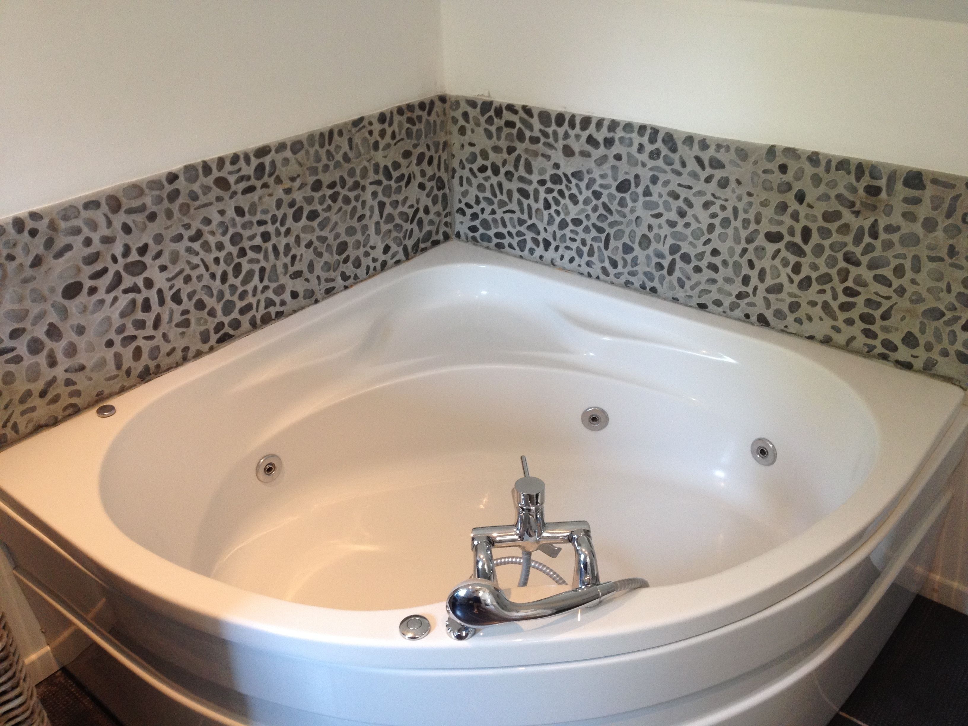 double room | jetted bathtub