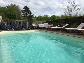 Outdoor pool, sun loungers - Hotel***Aunette Cottage Senlis (Chamant)