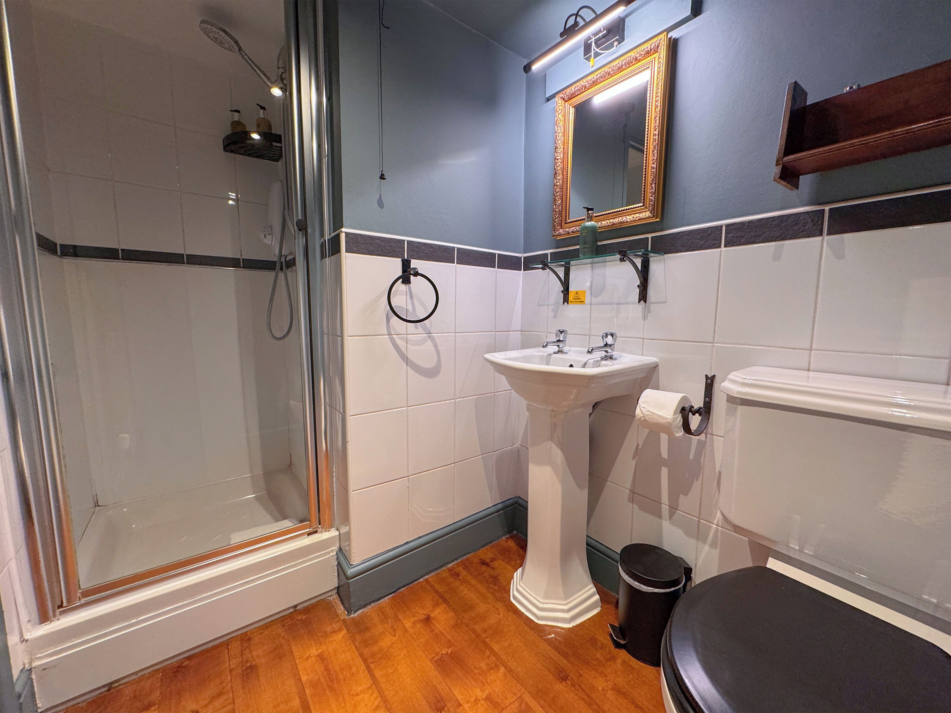 Standard Double Room | Bathroom | Free toiletries, hair dryer, towels, soap