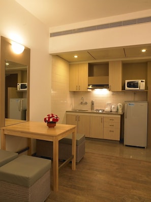 Fridge, microwave, coffee/tea maker, electric kettle