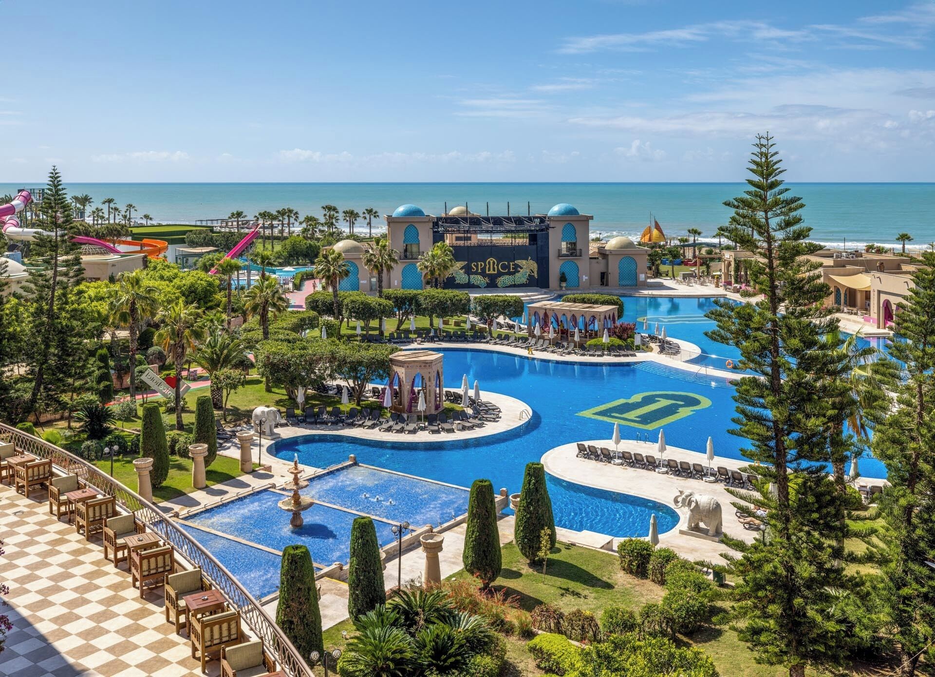 المنشأة من الخارج