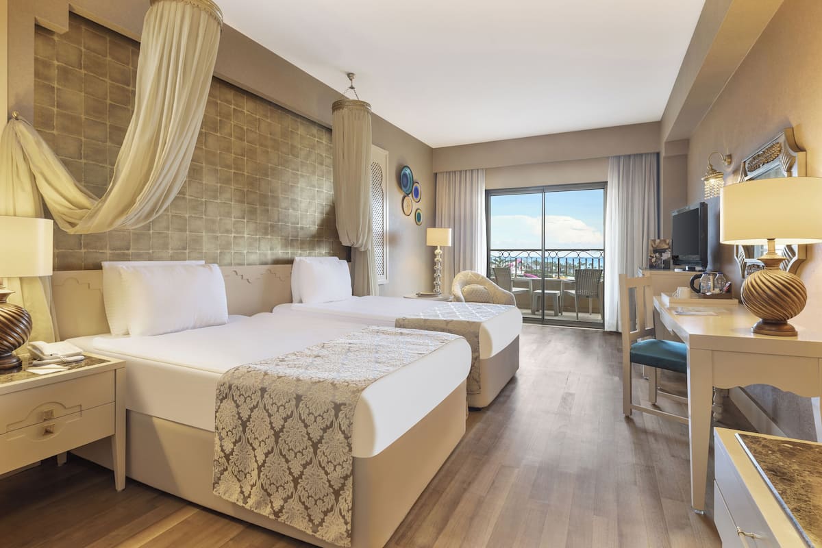 1 habitación y minibar con artículos gratuitos