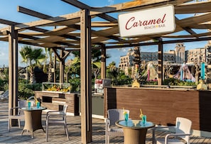 2 bars/lounges, 2 poolside bars