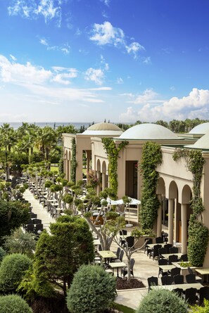 5 restaurants, lunch, dinner served; Italian cuisine 