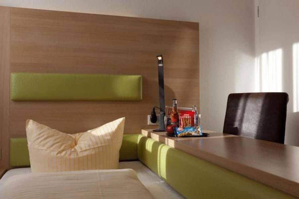 single room | bathroom | shower, free toiletries, hair dryer, towels