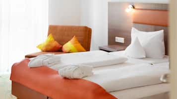 Minibar, caja de seguridad en la habitación y escritorio