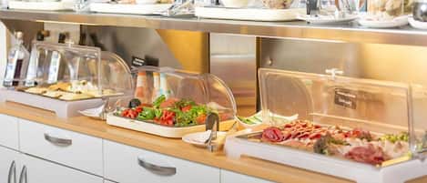 Buffet breakfast for a fee on weekends