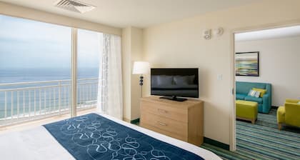 Comfort Suites Beachfront