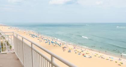 Comfort Suites Beachfront