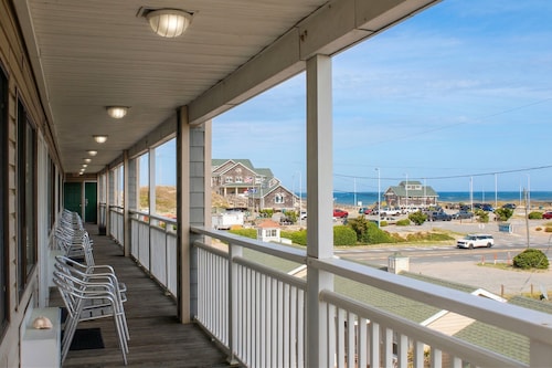 Seahorse Inn and Cottages