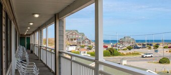 Seahorse Inn and Cottages