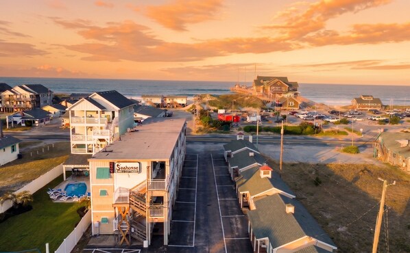 Front of property - Seahorse Inn and Cottages (Nags Head)