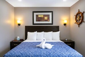 Premium Cottage, 1 Queen Bed with Sofa bed, Kitchenette | 1 bedroom, desk, laptop workspace, blackout drapes - Seahorse Inn and Cottages (Nags Head)