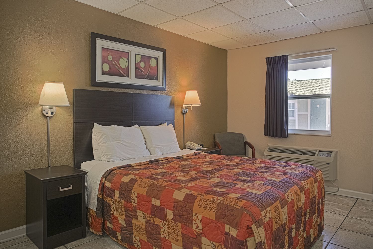 Comfort Single Room | 1 bedroom, desk, laptop workspace, blackout drapes