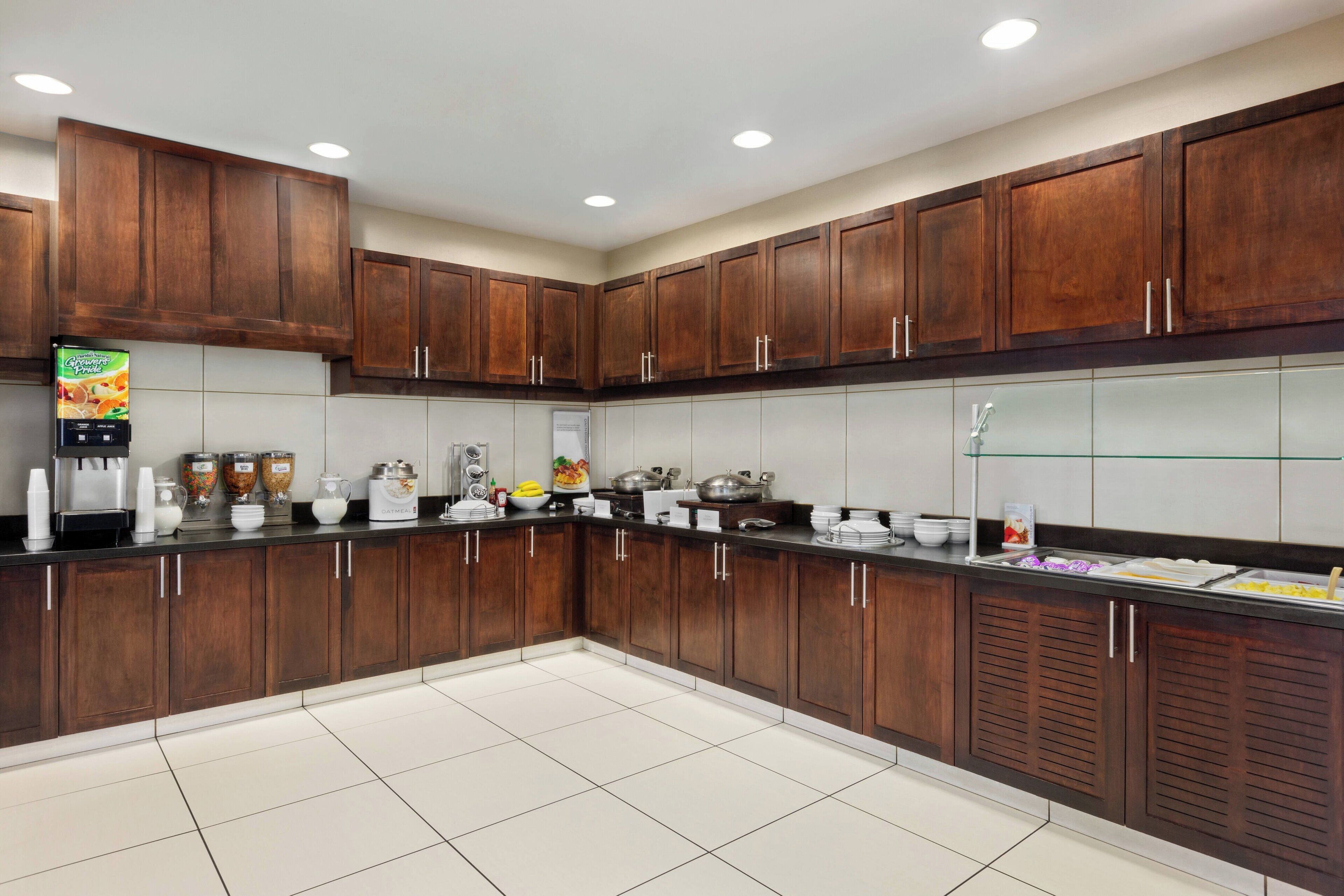 free daily full breakfast