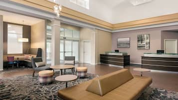 Lobby-Lounge