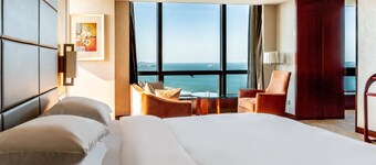 クラウン プラザ 煙台 シービュー by IHG (煙台南山皇冠假日 酒店)