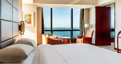 Crowne Plaza Yantai Seaview by IHG