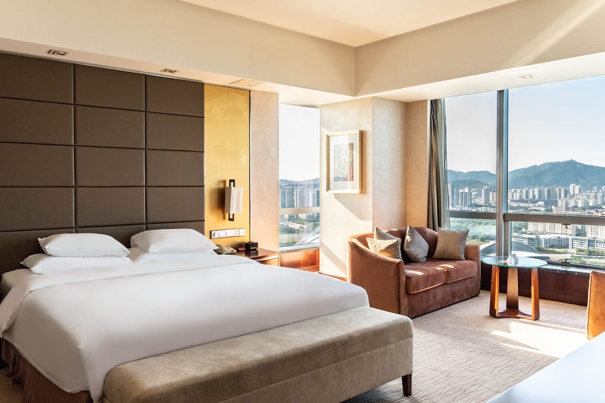 1 bedroom, minibar, in-room safe, desk