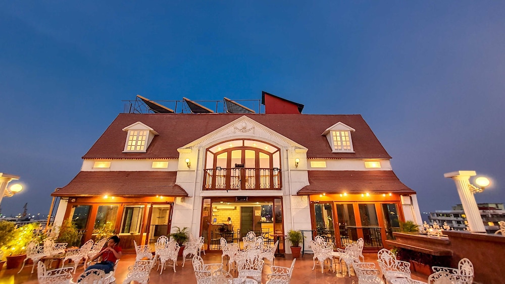 HOTEL GODWIN 3 STAR HOTEL by null