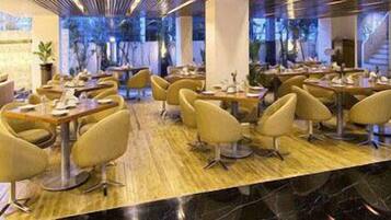 Breakfast, lunch and dinner served