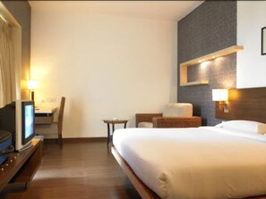 View from room - Hotel Satkar Residency (Thane)