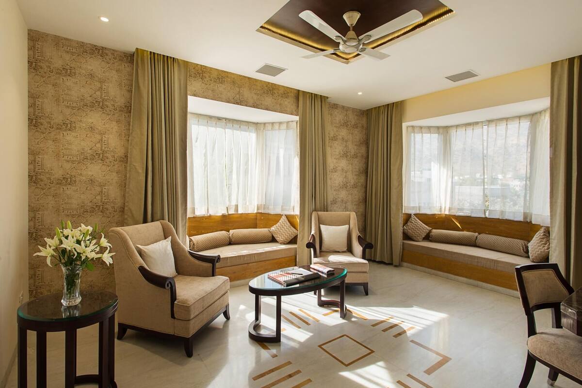 Suite | Premium bedding, down duvets, free minibar items, in-room safe