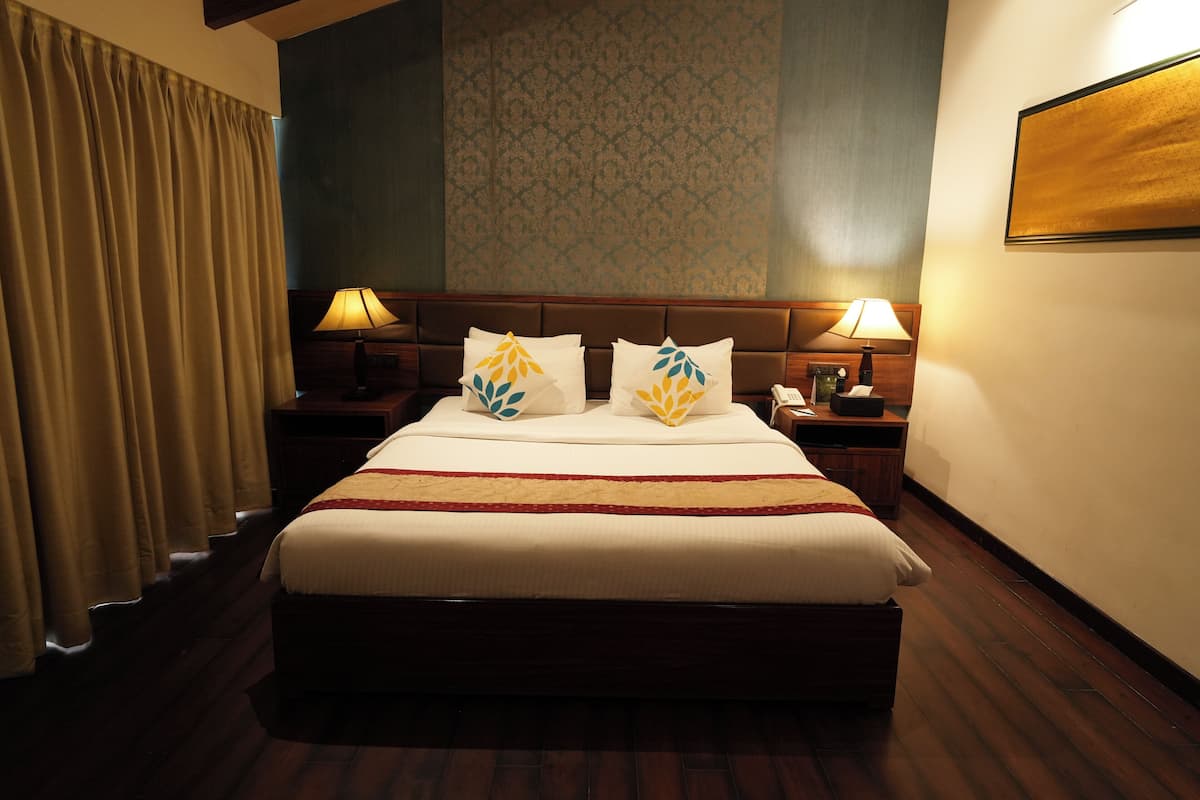 Rom – club | Sengetøy av topp kvalitet, minibar, safe på rommet og skrivebord