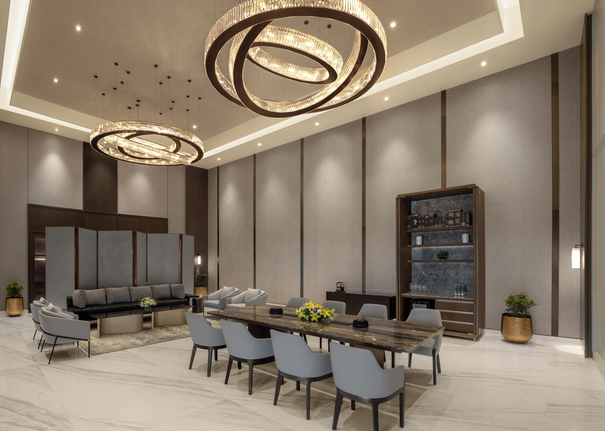 2 restaurants, international cuisine