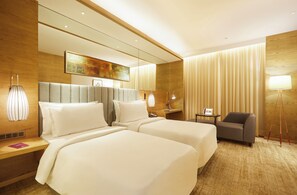 Minibar, in-room safe, iron/ironing board, free WiFi - The Residency Towers (Chennai)