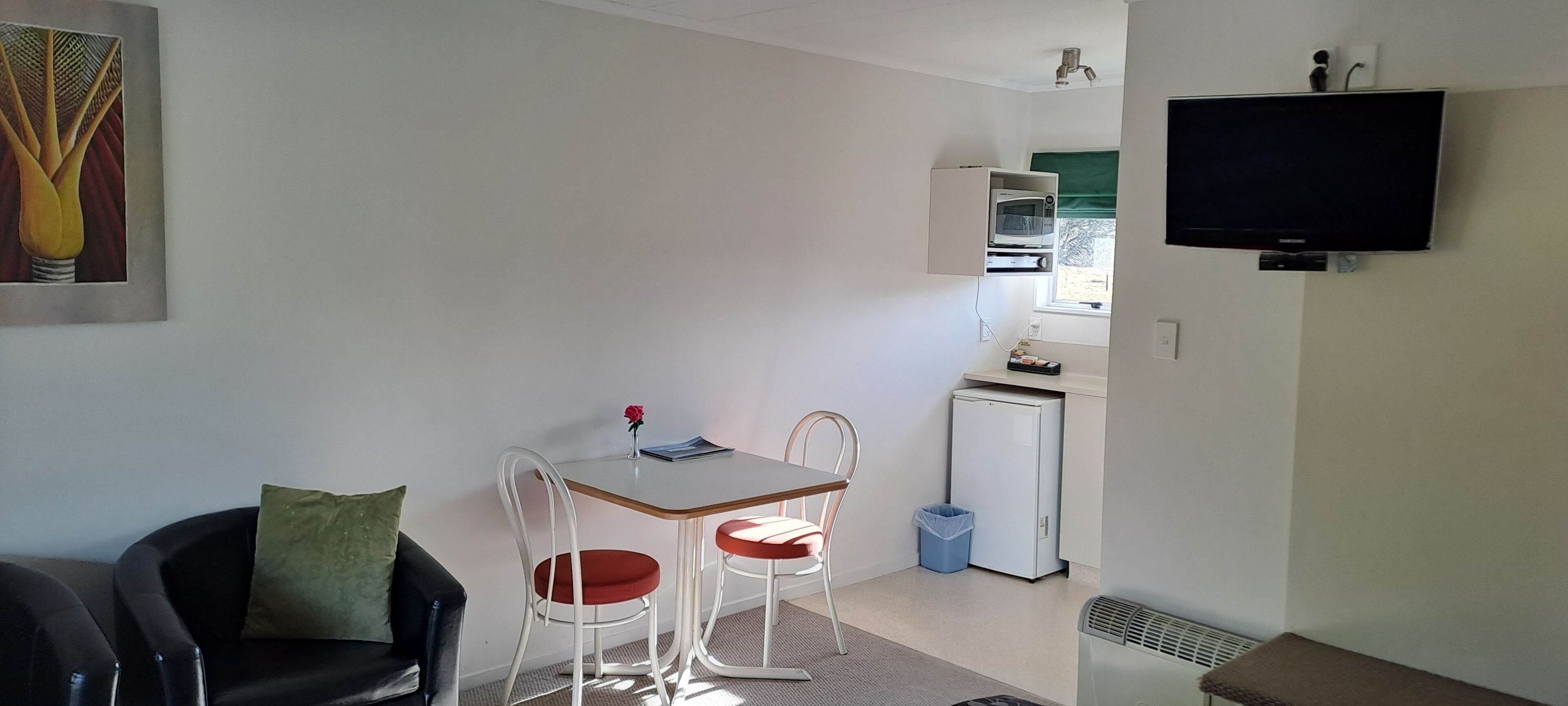 Studio | Living area | 52-inch TV with digital channels