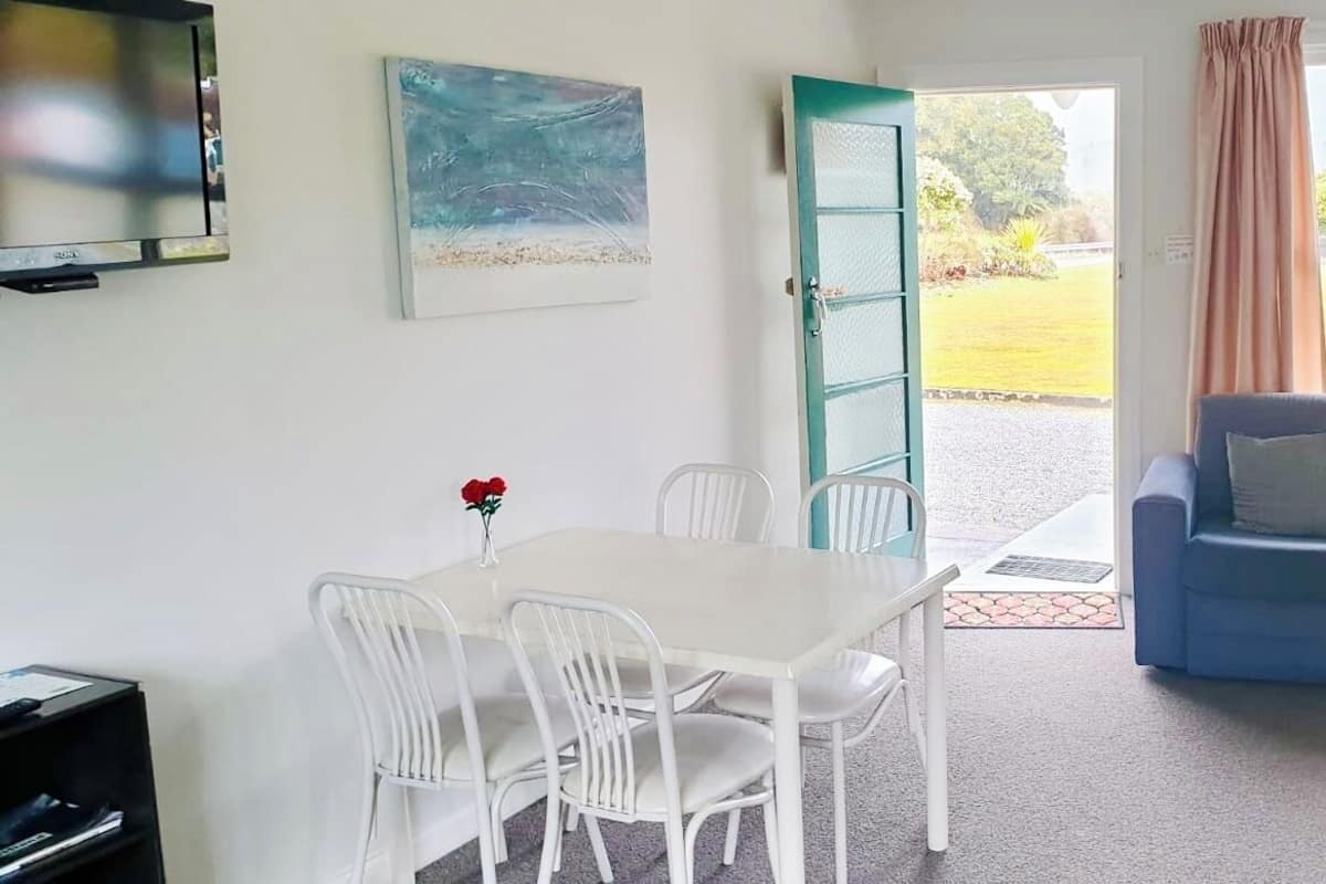 1 Schlafzimmer, individuell eingerichtet, kostenloses WLAN, Bettwäsche